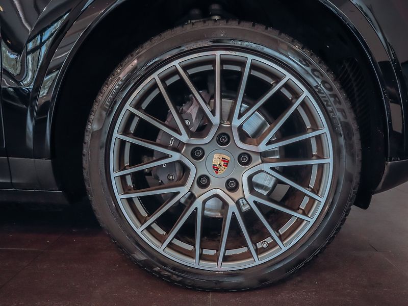 Porsche Cayenne Coupé Platinum - fotka 34 z 34