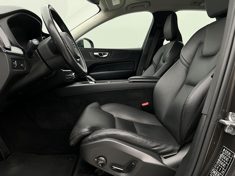 Volvo XC60 B4 INSCRIPTION AUT  - fotka 3 z 40