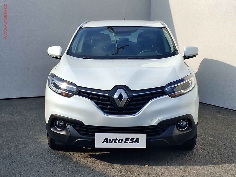 Renault Kadjar (2015) 1.6dCi 4WD, ČR, AC, TZ, park - fotka 2 z 17