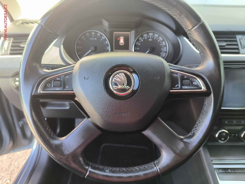 Škoda Octavia (2014) 2.0TDI, Elegance - fotka 14 z 20