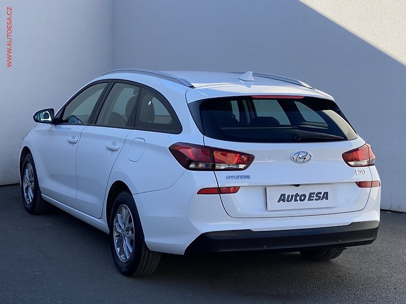 Hyundai i30 (2020) 1.6 CRDi SW, 1.maj,ČR - fotka 6 z 18