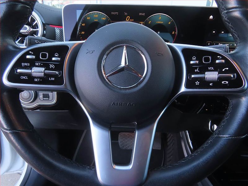 Mercedes-Benz CLA (2020) 200 d - fotka 24 z 28