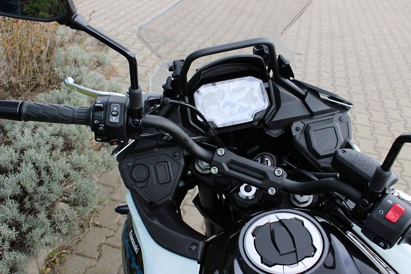 Kawasaki Versys 650 (2025) MY 2025 SKLADEM - fotka 6 z 9