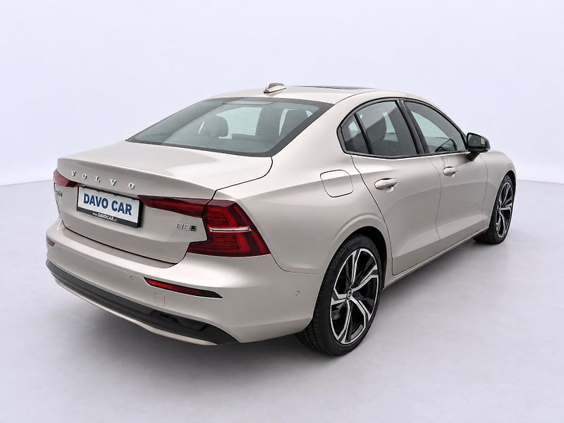 Volvo S60 2,0 B5 184kW Ultimate Dark DPH - fotka 7 z 31