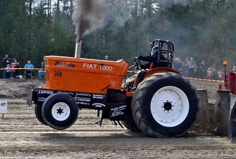 Záběr z Tractor Pullimgu v dánském Lintrupu v roce 2024.