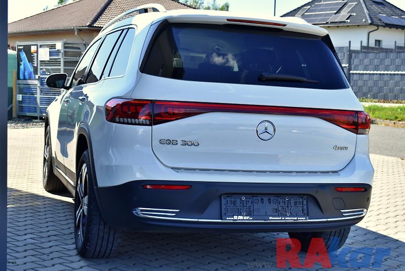 Mercedes-Benz EQB 300 4Matic - fotka 4 z 30