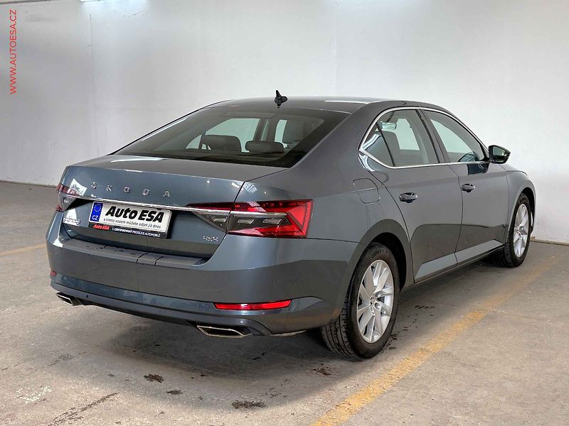 Škoda Superb (2019) 2.0 TSi, DSG, LED, kůže - fotka 4 z 18