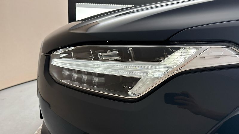 Volvo XC90 2.0 B5 AUT AWD Inscription - fotka 18 z 33