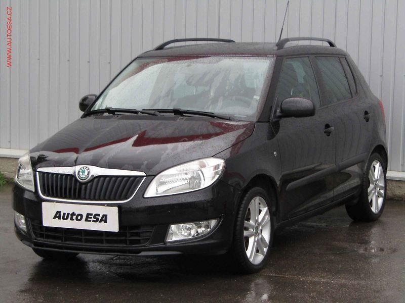 Škoda Fabia (2011) 1.2 TSi, ČR, Ambiente - fotka 3 z 15