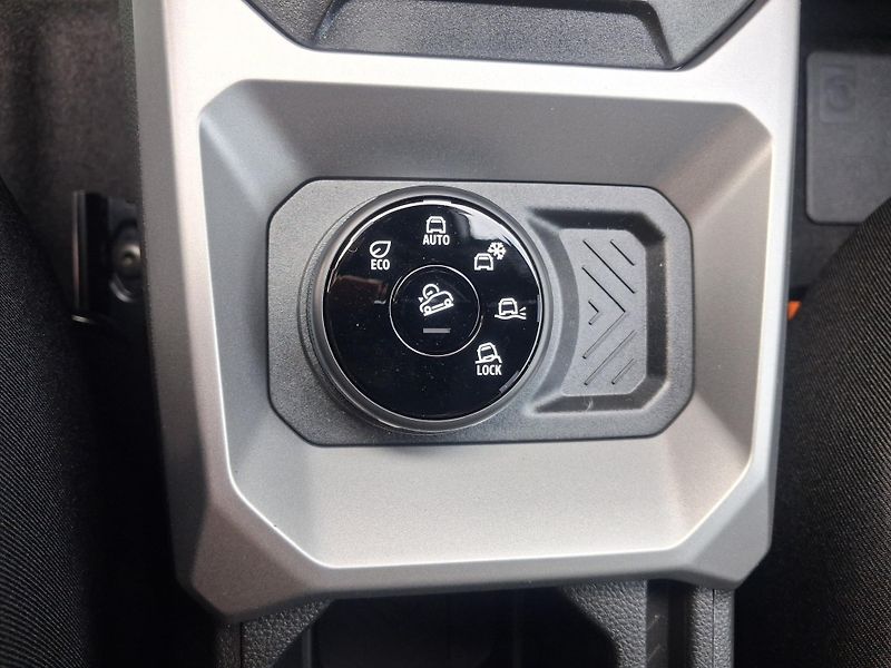 Dacia Duster (2026) Journey hybrid-G 150 4x4 - fotka 26 z 41