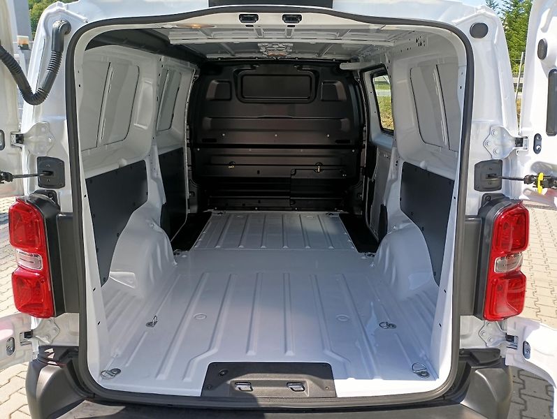 Peugeot Expert (2024)  Furgon L3 2.0 BHDi 145 MAN6 - fotka 9 z 21