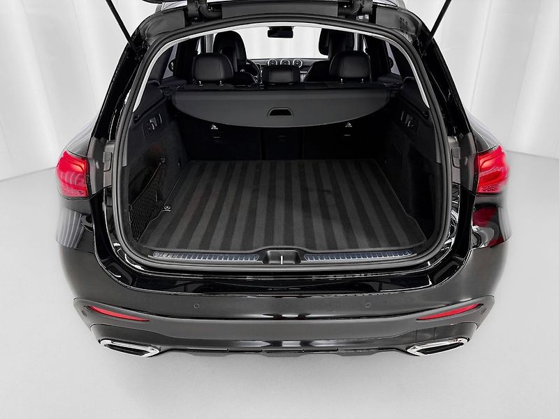 Mercedes-Benz GLC d 4MATIC AMG, DISTRONIC, MBUX, - fotka 28 z 29