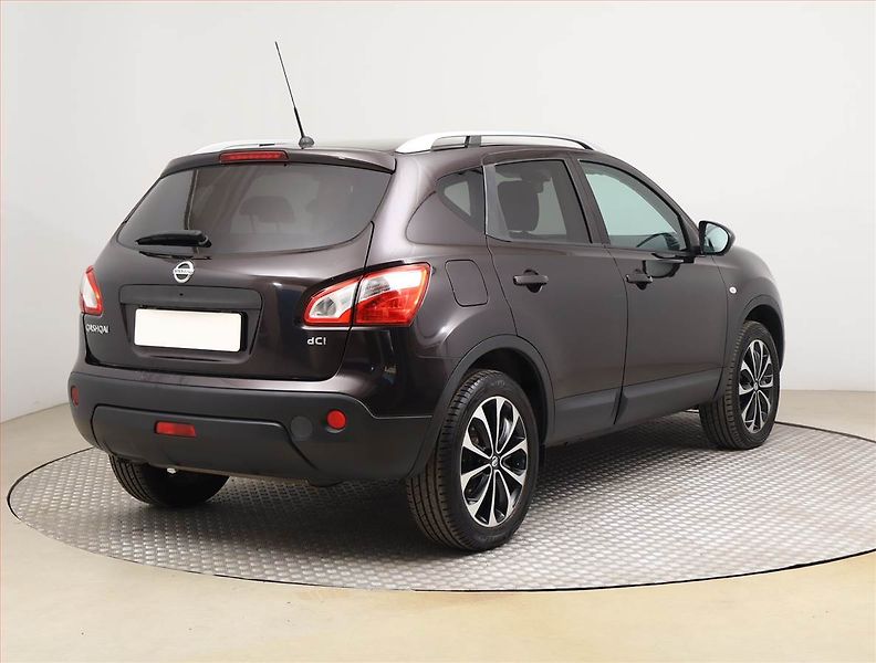 Nissan Qashqai (2012) 1.6 dCi, 4X4, Navi, Tempomat - fotka 5 z 23