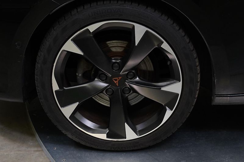 Cupra Leon - fotka 10 z 25