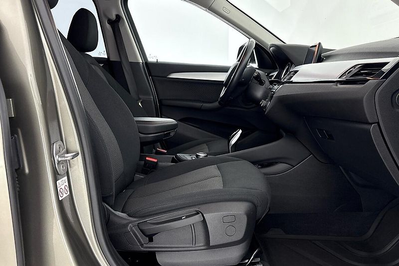 BMW X1 xDrive18d - fotka 12 z 23
