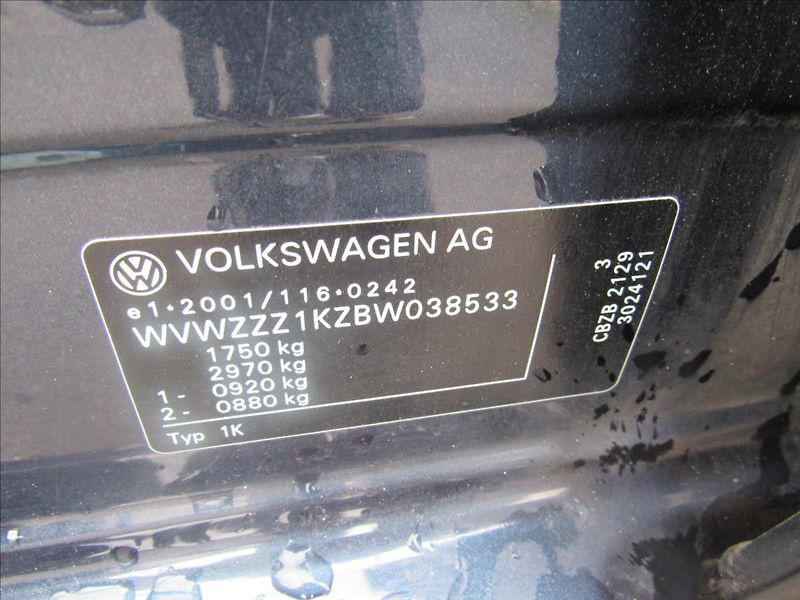 Volkswagen Golf 1,2 TSI 77kW BMT Team - fotka 24 z 28