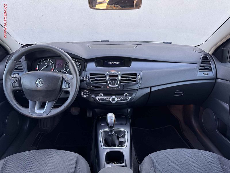 Renault Laguna (2010) 2.0 i, 1.maj,ČR, AC, tempo - fotka 8 z 13