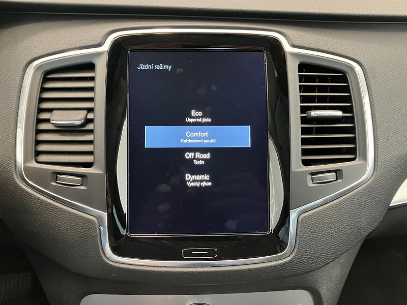 Volvo XC90 D5 AWD Momentum AT8, ČR - fotka 40 z 50