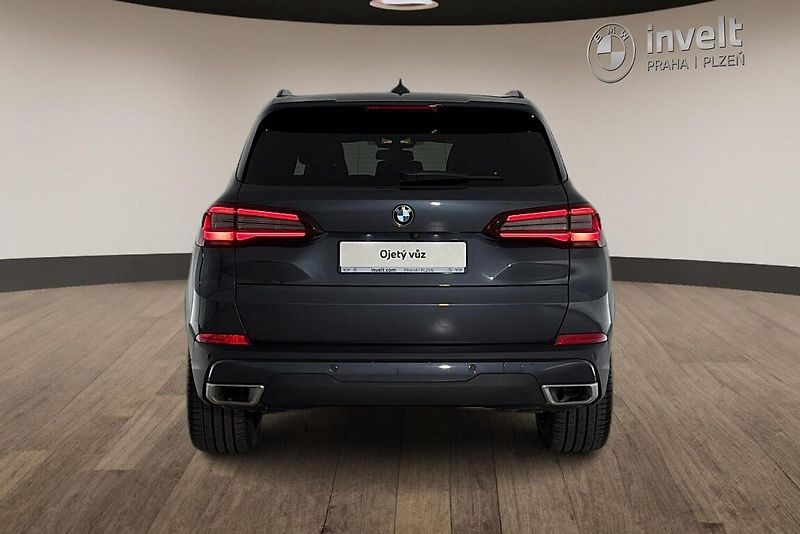 BMW X5 xDrive40i - fotka 4 z 27