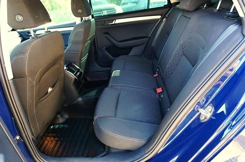 Škoda Superb (2015) STYLE 2,0 TDI 140 kW - fotka 18 z 43