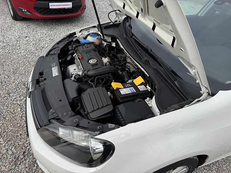 Volkswagen Golf 1,4TSi,rezervace - fotka 28 z 34