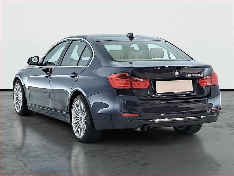 BMW Řada 3 (2012) 320 d, Kůže, Navi, Bi-Xenony - fotka 4 z 21