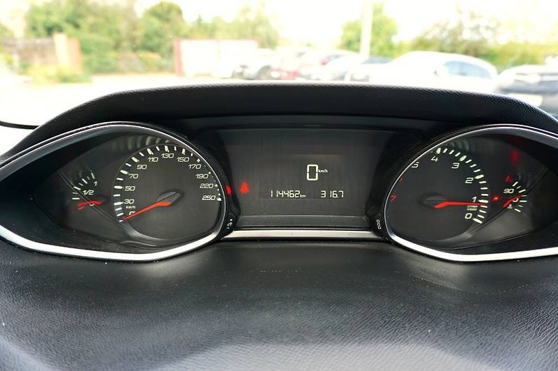Peugeot 308 (2016) 308 ACTIVE 1,2 PT 81 kW - fotka 41 z 46