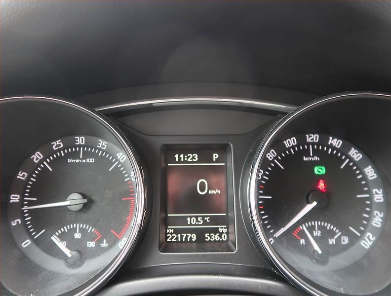 Škoda Superb (2010) Elegance 2.0 TDI, Automat - fotka 11 z 18