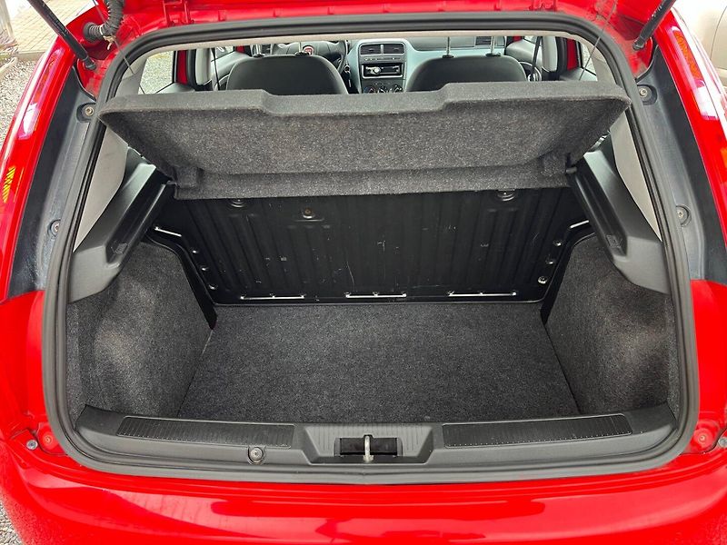 Fiat Grande Punto (2011) 1.2 i Velmi pěkné - fotka 11 z 17