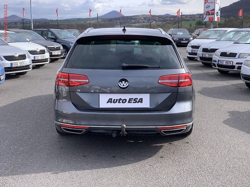 Volkswagen Passat (2015) 2.0 TDi, Highline, LED, navi - fotka 5 z 20