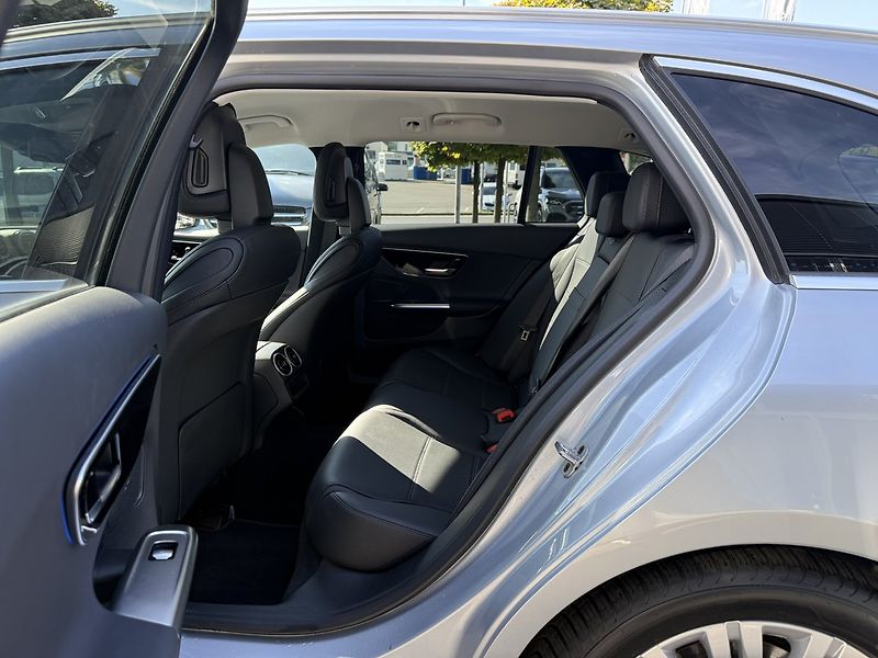 Mercedes-Benz Třídy C (2025) 220 d 4MATIC kombi - fotka 13 z 40