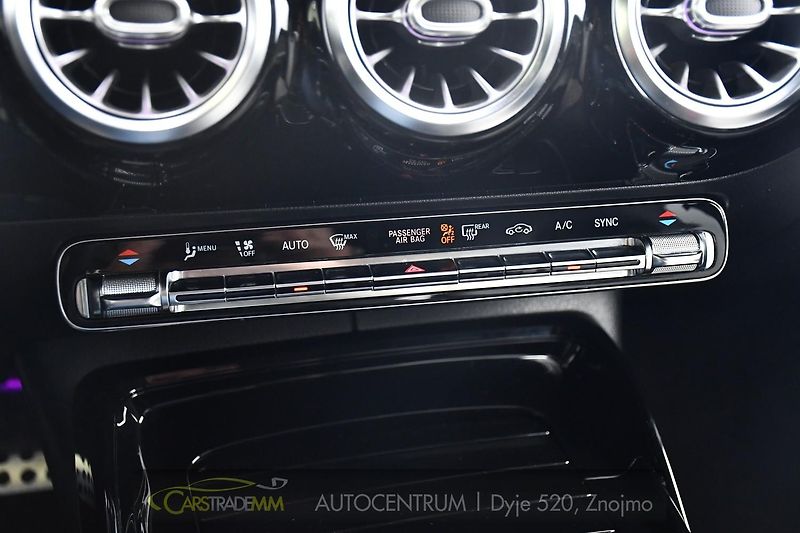 Mercedes-Benz CLA AMG 35 KESSY PANO 4MATIC - fotka 34 z 58