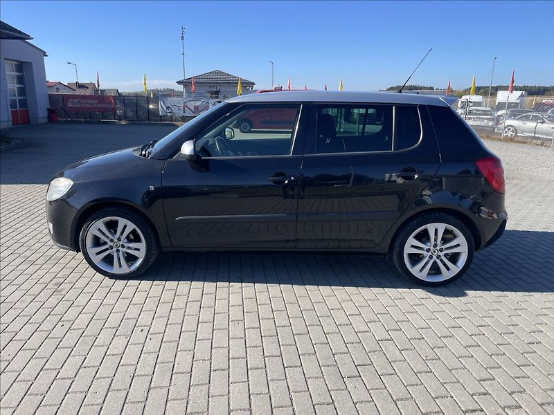 Škoda Fabia 1,4 i 16V 63kw Sportline Klima - fotka 2 z 42