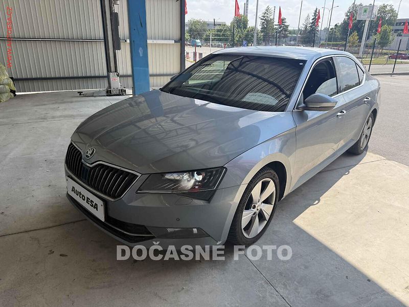 Škoda Superb (2016) 1.6 TDi, AT, navi, xenon - fotka 1 z 3