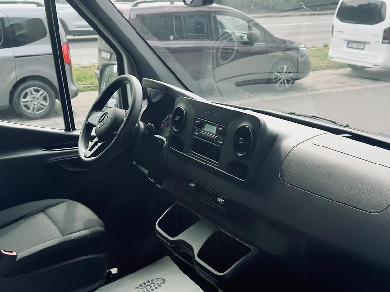 Mercedes-Benz eSprinter 0,0 312 KAWA S 47kWh - fotka 13 z 19