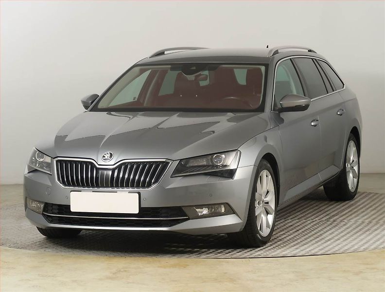 Škoda Superb (2017) 1.8 TSI, Automat, ČR,1.maj - fotka 2 z 28