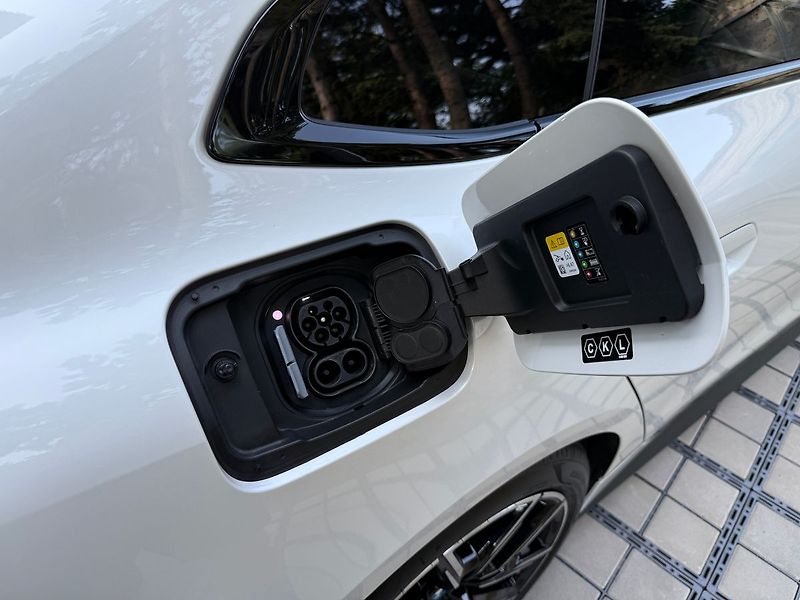 BMW Ostatní eDrive 40 LASER H&K HUD Mpaket - fotka 11 z 45