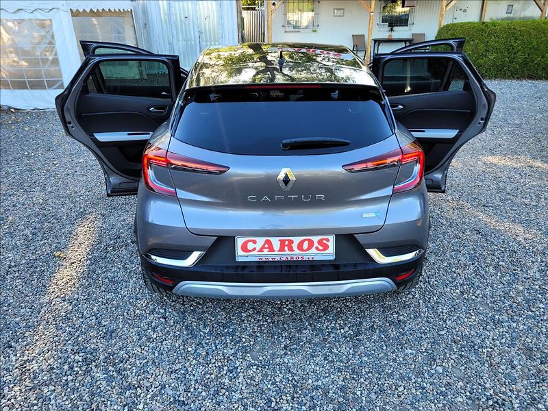Renault Captur 1,6 E-Tech PHEV Intense - fotka 43 z 49