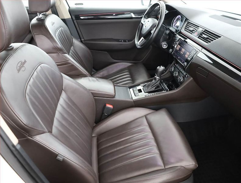 Škoda Superb (2016) Laurin&Klement 2.0 TDI 4x4 - fotka 7 z 17
