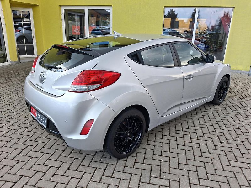 Hyundai Veloster (2011) 1,6GDi SERVISKA NOVÁSTK 2xKOLA - fotka 7 z 33