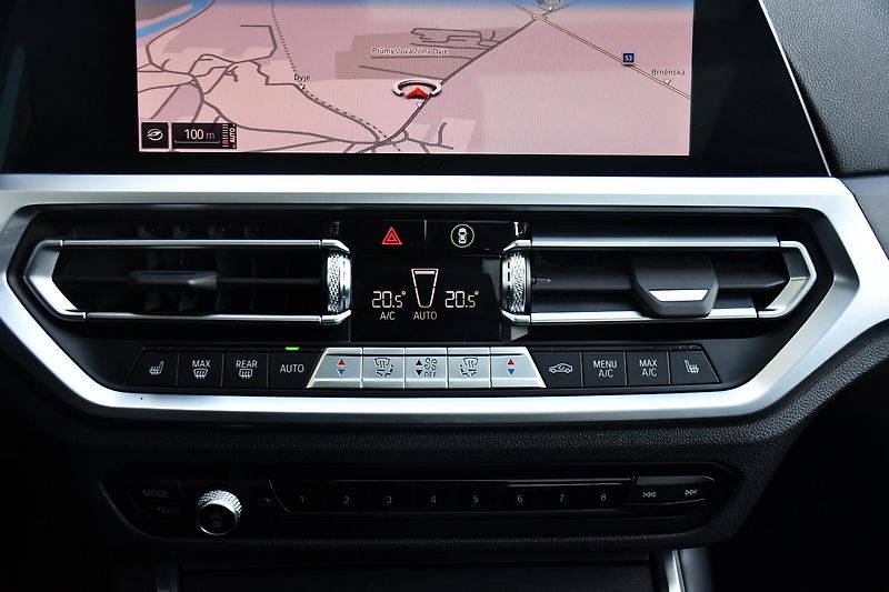 BMW Řada 3 320d xD M-SPORT REZERVACE - fotka 31 z 42