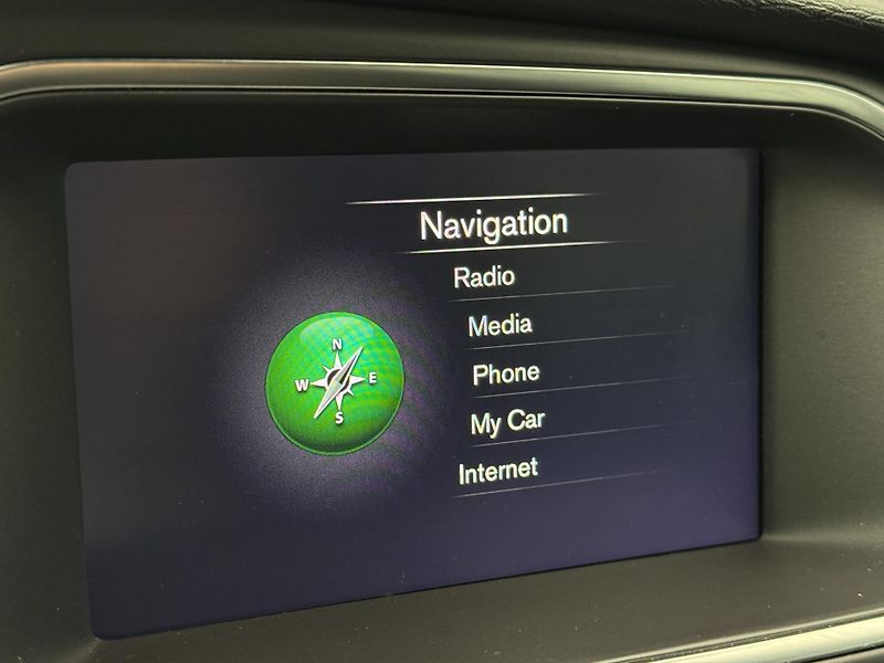 Volvo V40 T2 MOMENTUM AUT - fotka 31 z 41