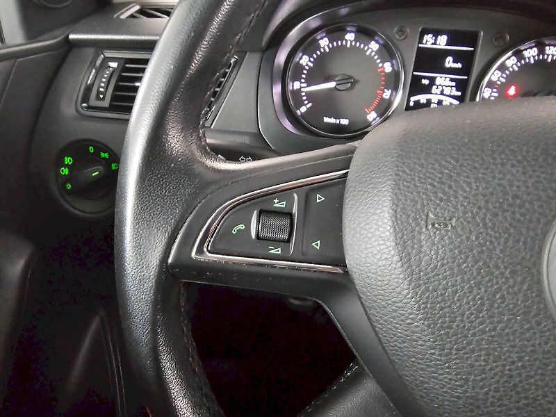 Škoda Rapid (2013) 1.2TSI 63kW AMBITION - fotka 9 z 21