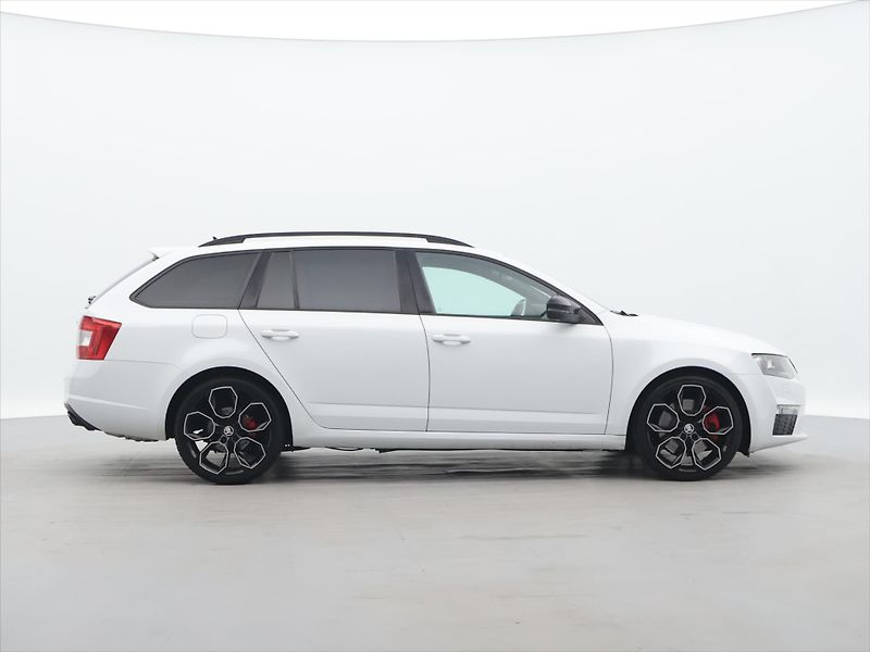 Škoda Octavia RS 2,0 TSI 169kW DSG 1.Maj. - fotka 8 z 31