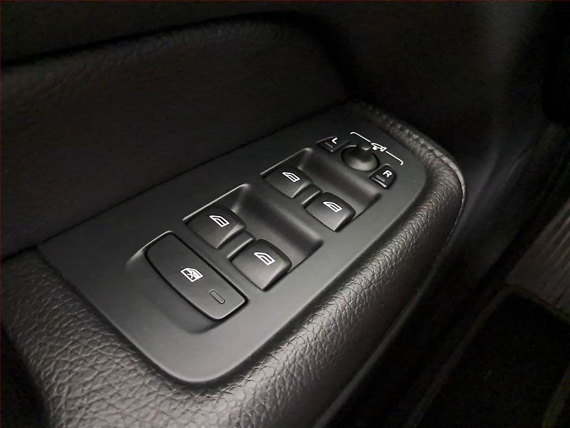 Volvo XC60 (2018) D4 AWD - fotka 20 z 21