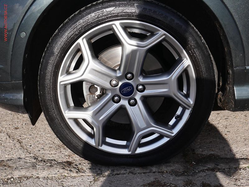 Ford Kuga (2018) 1.5 EB 4x4, AT, navi, bixen - fotka 19 z 21
