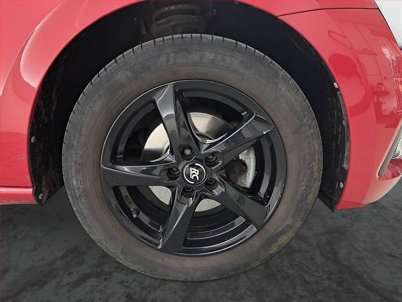 Škoda Scala (2020) 1.0 TSI, ČR,1.maj, Tempomat - fotka 14 z 16