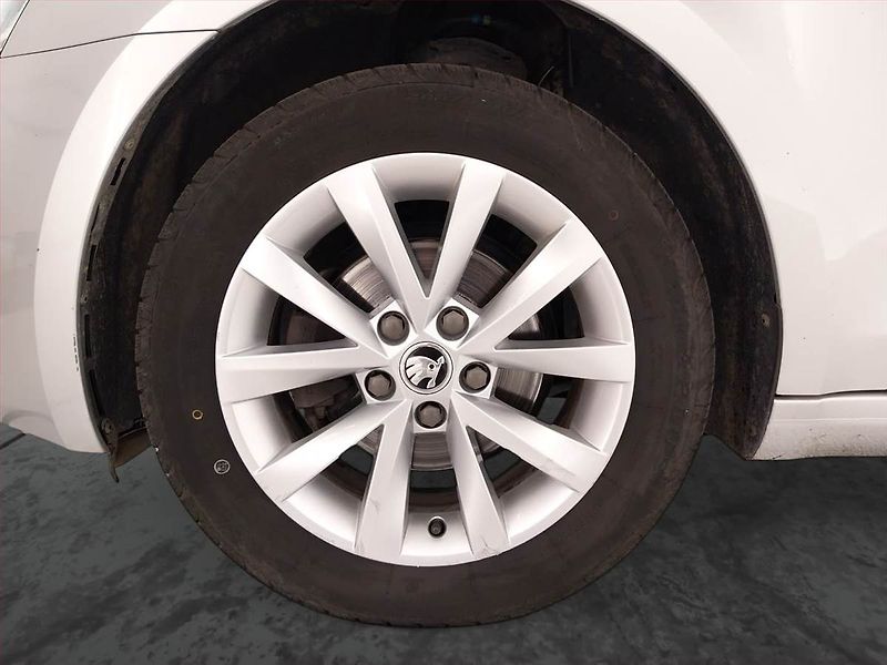 Škoda Octavia (2018) Style 1.6 TDI, Automat, Navi - fotka 15 z 22
