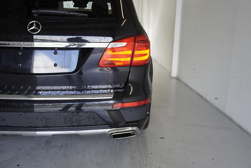 Mercedes-Benz GL (2014) GL500 4,7I V8 4MATIC AUT. - fotka 9 z 33