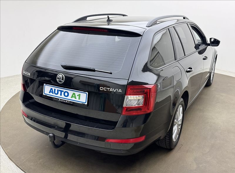 Škoda Octavia 2,0 110kW DSG ALU VÝHŘEV ČR TZ - fotka 4 z 34